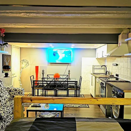 شقة Old Town Basement